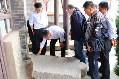 重大發(fā)現(xiàn):于成龍墓碑在于成龍廉政文化園被發(fā)現(xiàn)